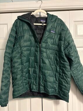 Patagonia Men’s Quilted Jacket Hooded - Dark Green, NWOT men’s XL